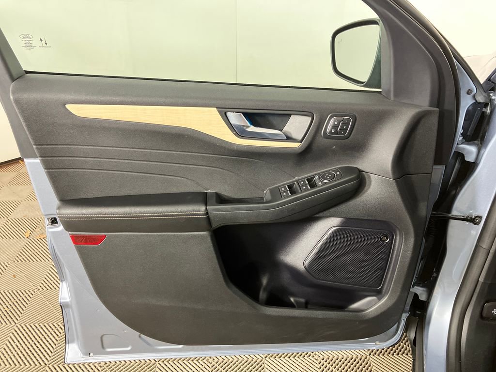 Certified 2022 Ford Escape Titanium w/ Titanium Premium Package image 23