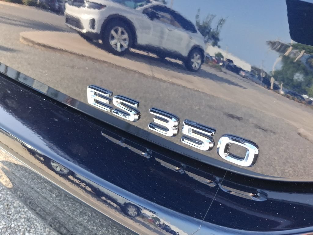 Used 2019 Lexus ES 350 Ultra Luxury w/ Accessory Package 2 FWD image 11