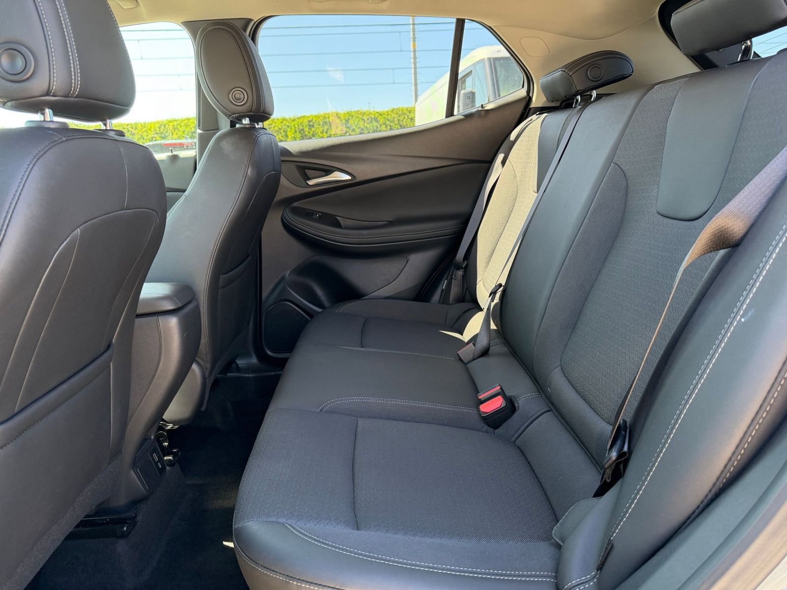 Used 2025 Buick Encore GX Preferred image 23