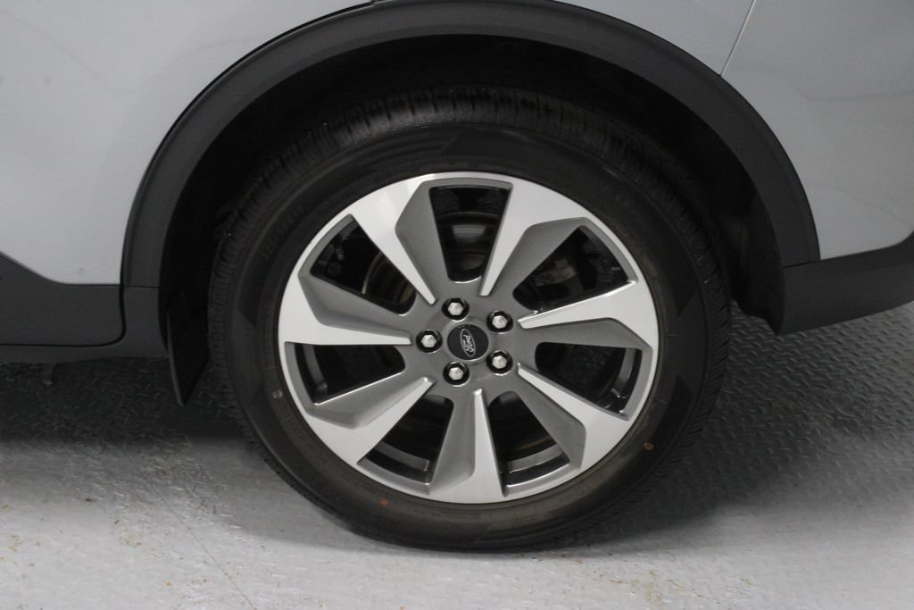 Certified 2024 Ford Escape Platinum AWD/4WD image 16