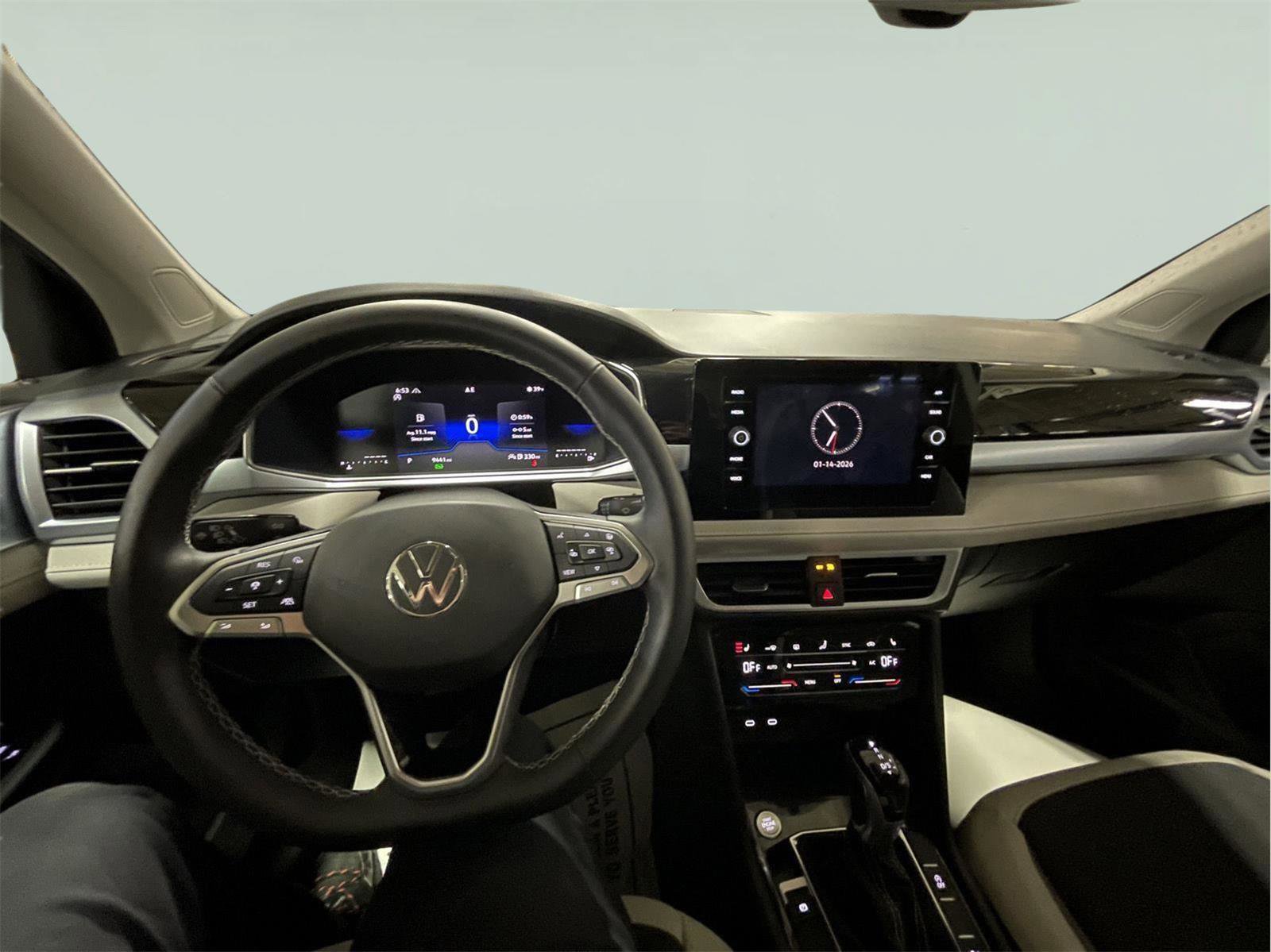 Used 2025 Volkswagen Taos SE image 25