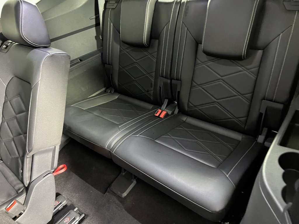 Used 2025 Volkswagen Atlas SE image 27