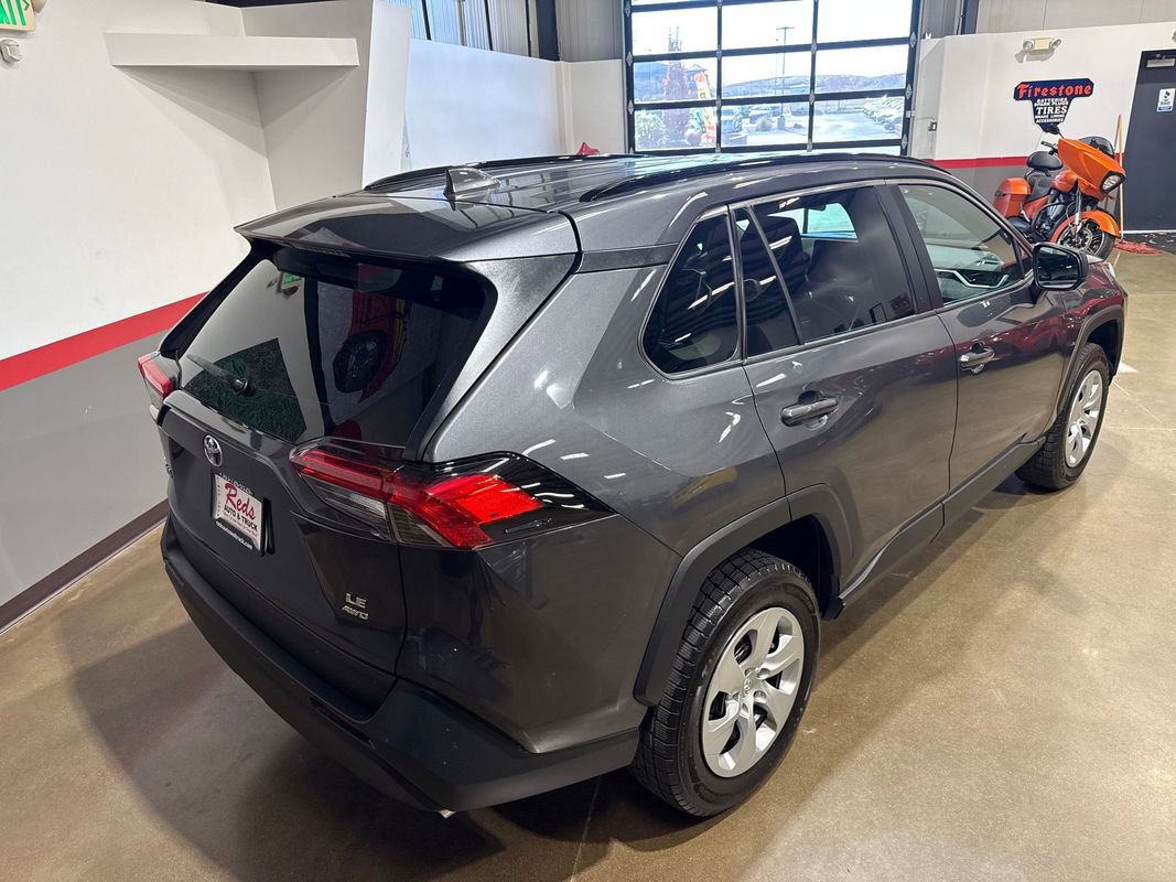 Used 2021 Toyota RAV4 LE AWD/4WD image 18