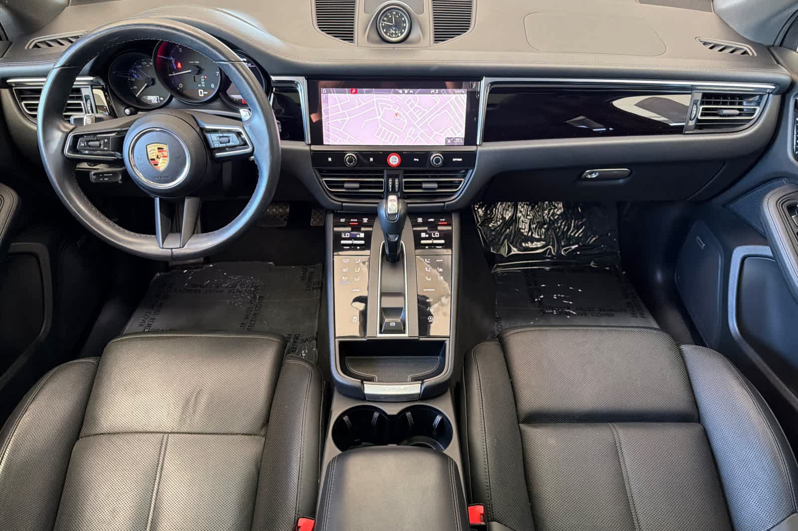 Used 2022 Porsche Macan AWD/4WD image 3