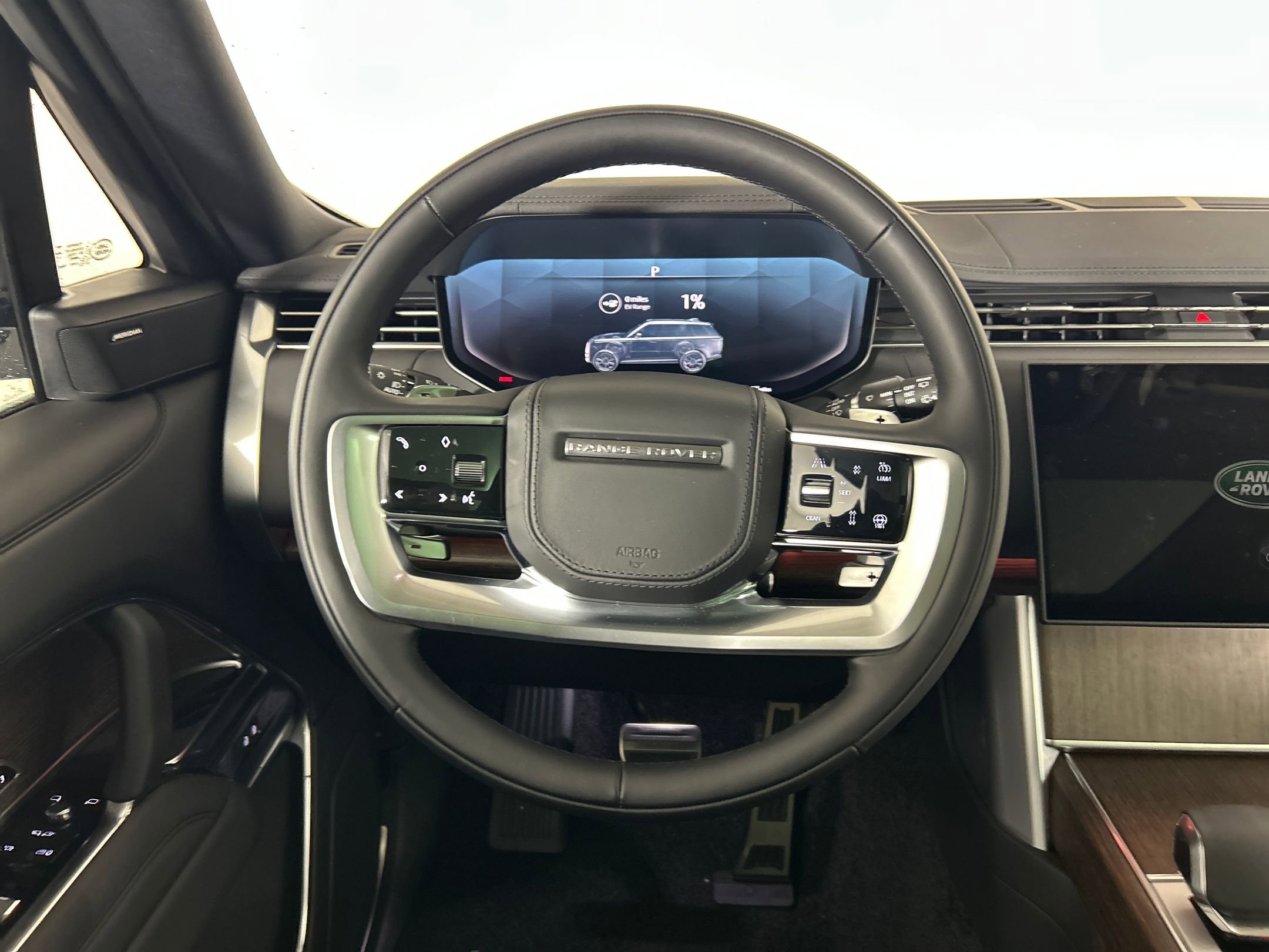 New 2025 Land Rover Range Rover SE image 13