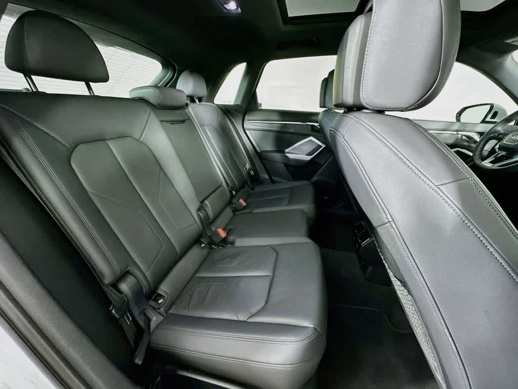 Used 2025 Audi Q3 2.0T Premium AWD/4WD image 31