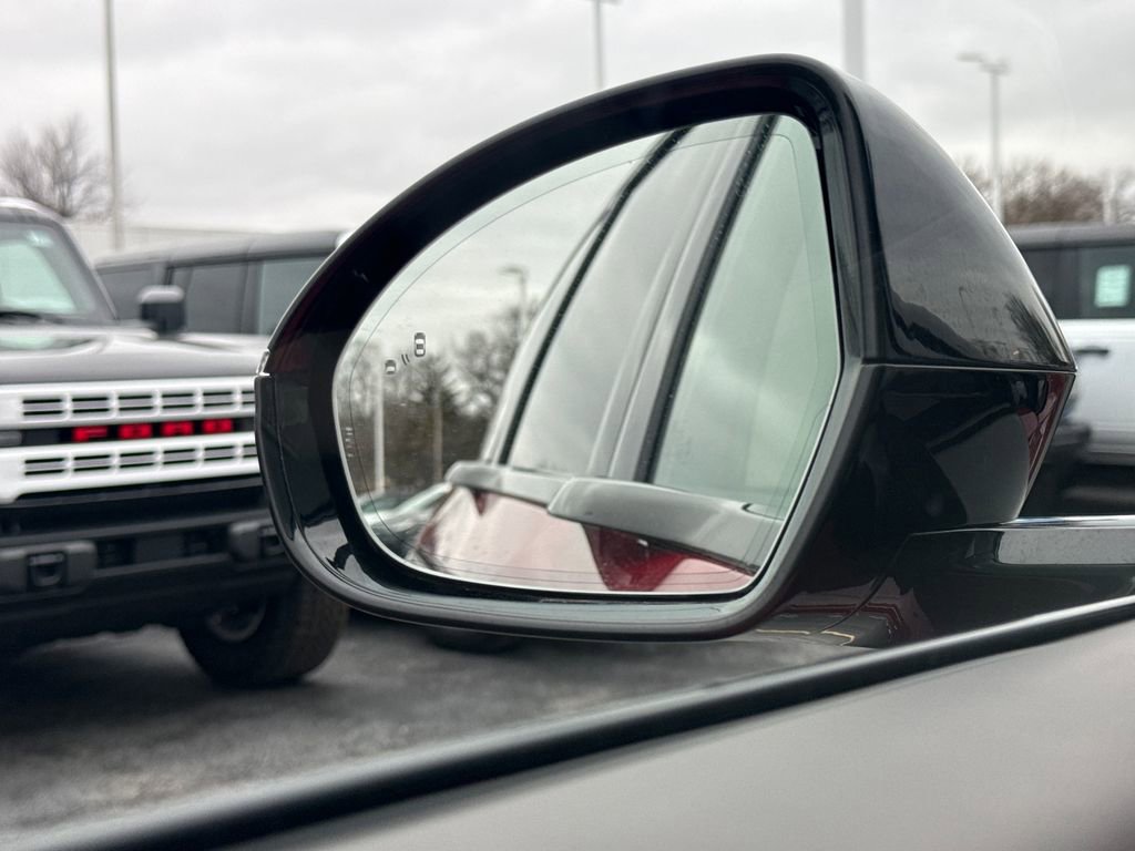 Used 2025 Lincoln Nautilus Reserve image 37