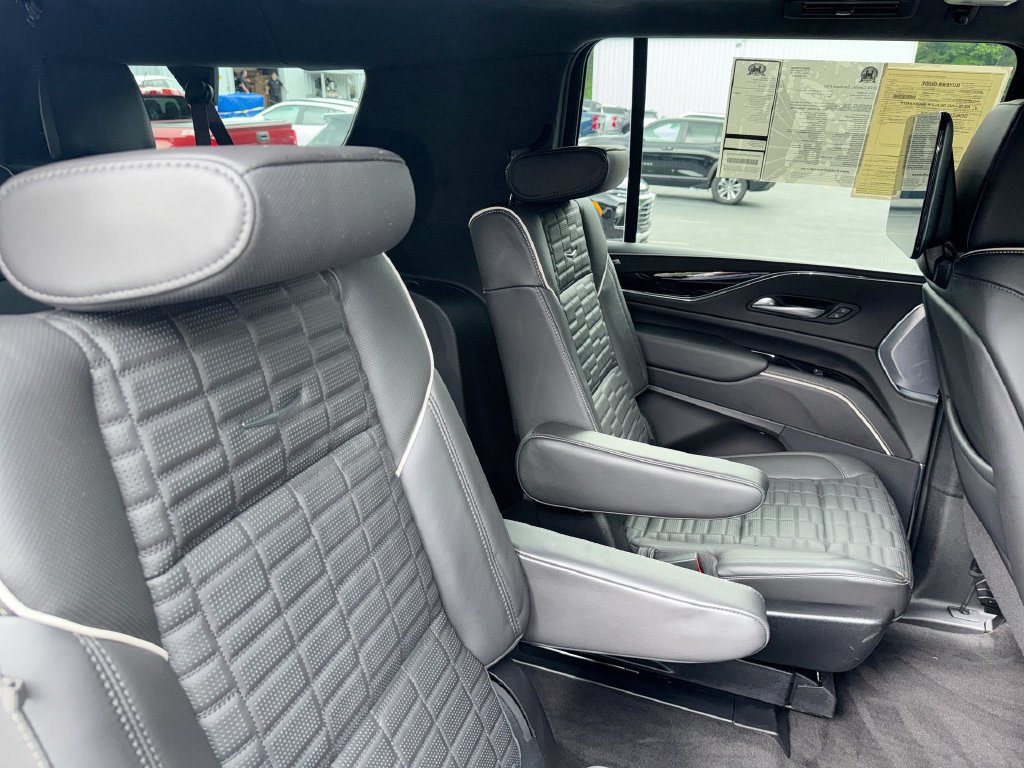 Used 2024 Cadillac Escalade ESV V w/ LPO, Floor Liner Package AWD/4WD image 28