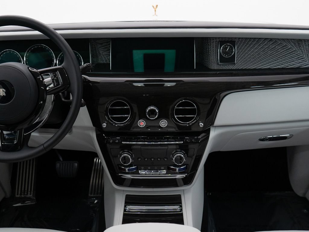 Certified 2023 Rolls-Royce Phantom Sedan RWD image 38