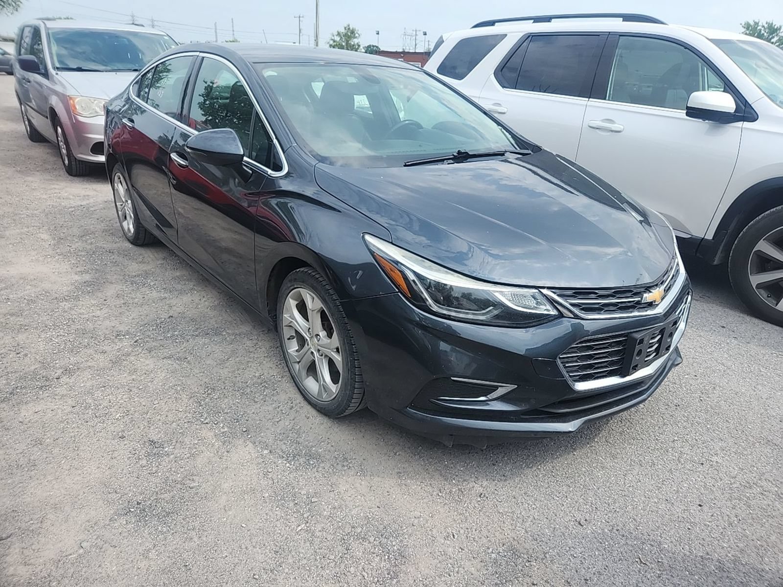 Used 2017 Chevrolet Cruze Premier FWD image 5
