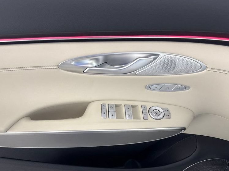 New 2027 Genesis GV70 2.5T Select AWD/4WD image 13