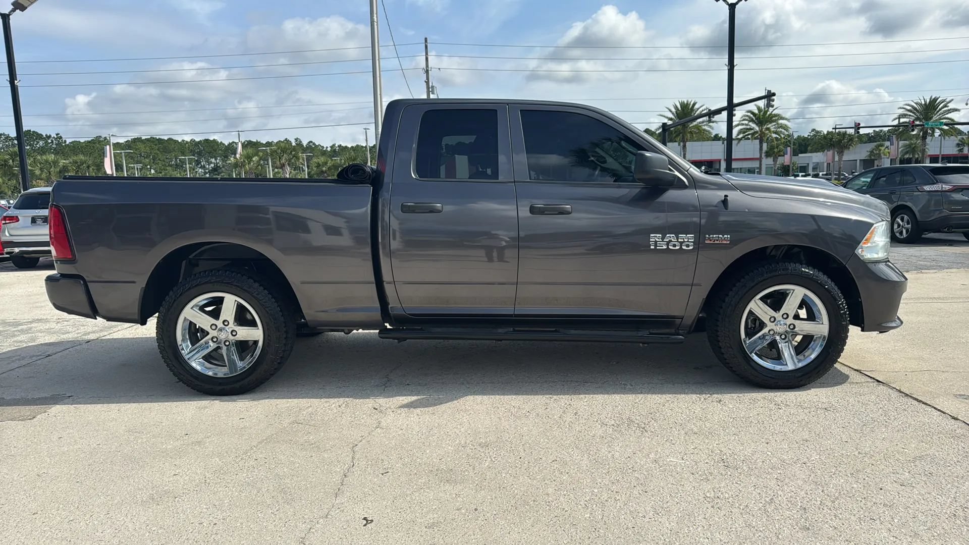 Used 2014 RAM 1500 Express RWD image 6