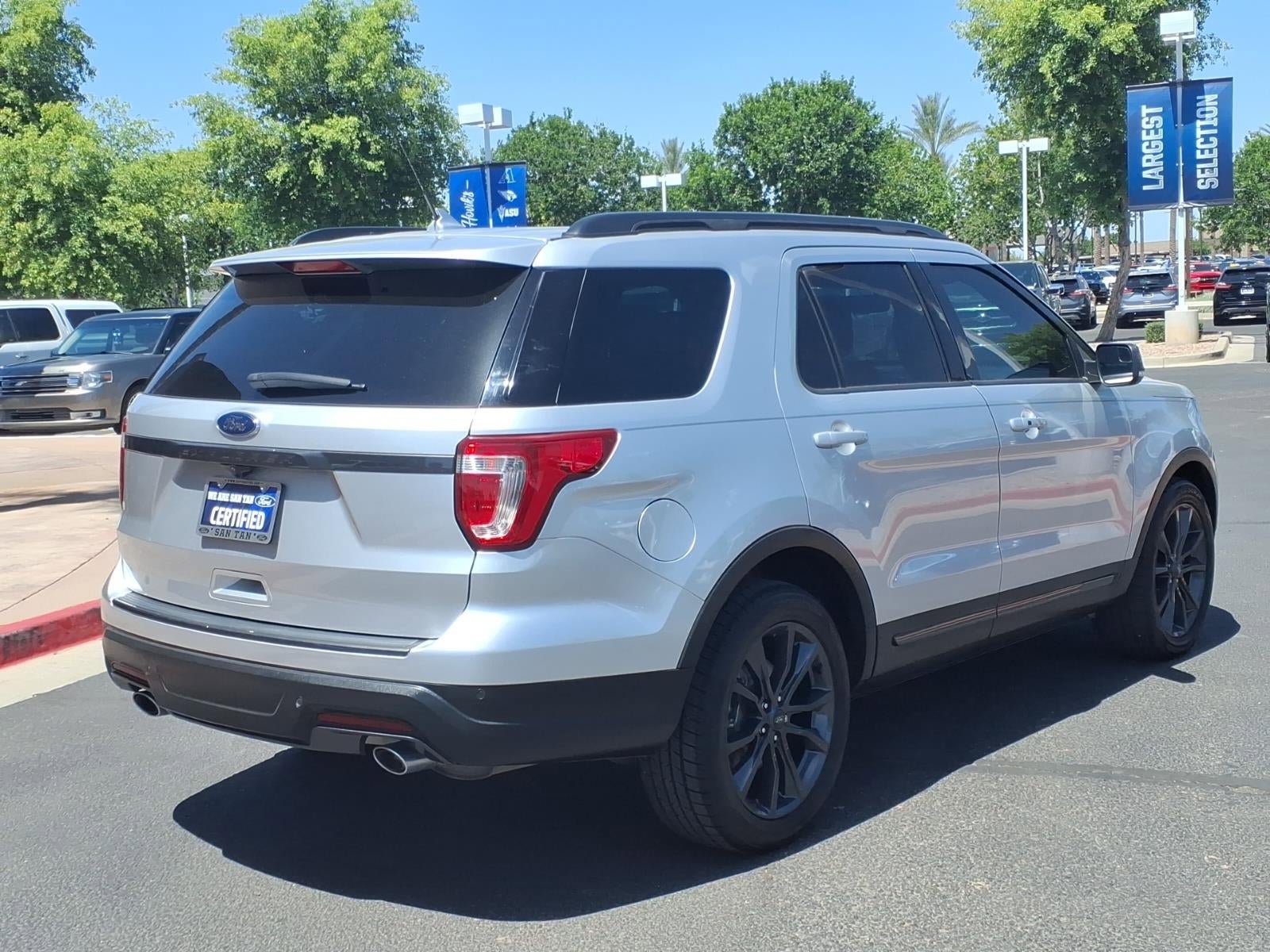 Used 2018 Ford Explorer XLT w/ Equipment Group 202A FWD image 4
