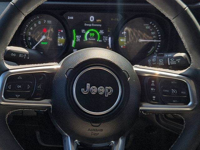 Used 2025 Jeep Wrangler Unlimited Sahara w/ Safety Group AWD/4WD image 25