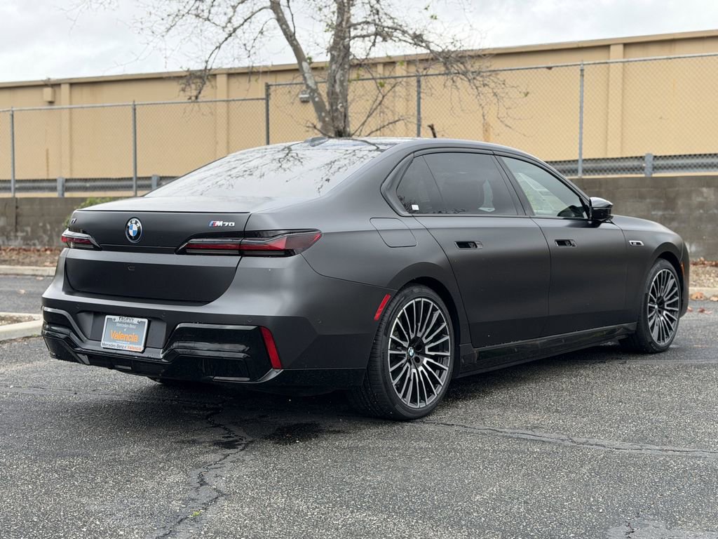 Used 2025 BMW i7 M70 image 8