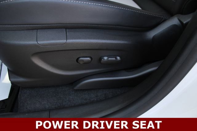Used 2022 Buick Encore Preferred AWD/4WD image 3