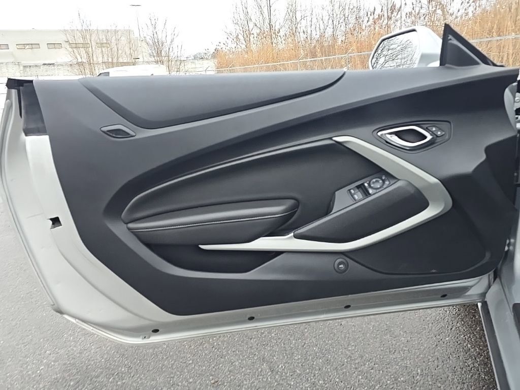 Used 2017 Chevrolet Camaro SS image 29