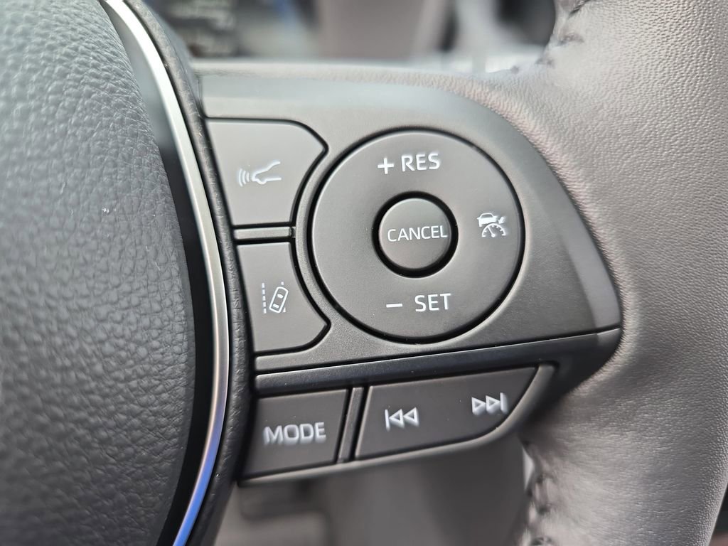 Used 2025 Toyota RAV4 Limited w/ Advanced Technology Package image 21