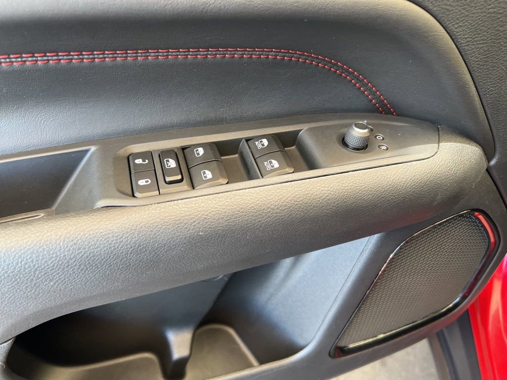Used 2025 Jeep Compass Trailhawk AWD/4WD image 32