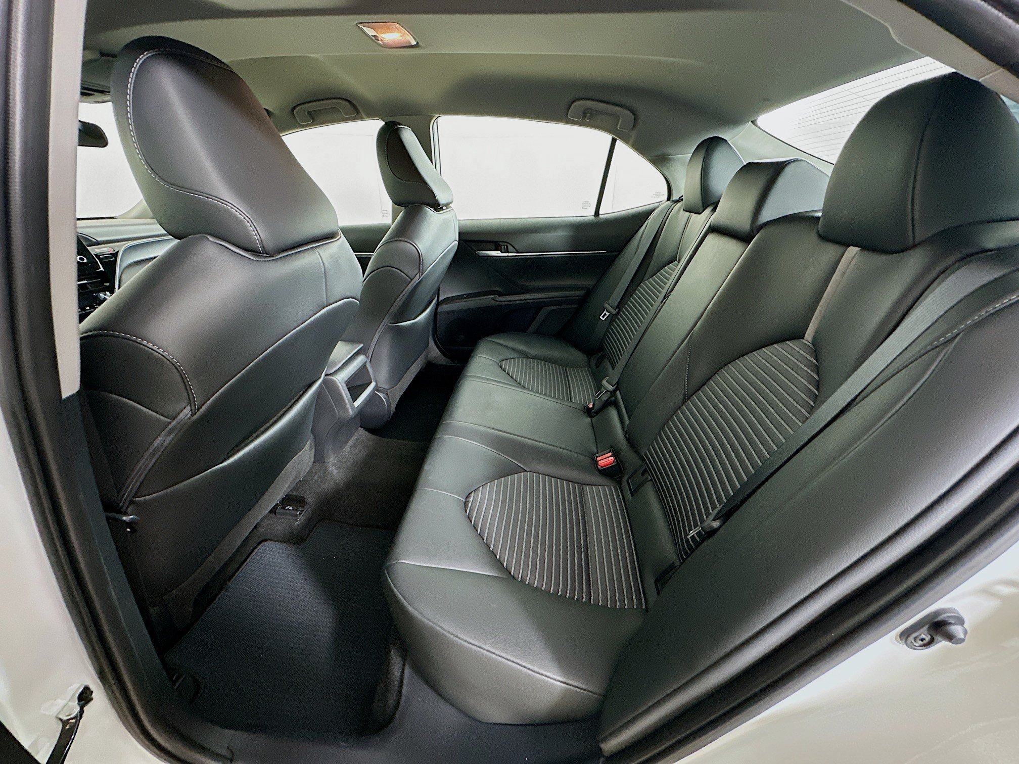 Used 2024 Toyota Camry SE FWD image 26