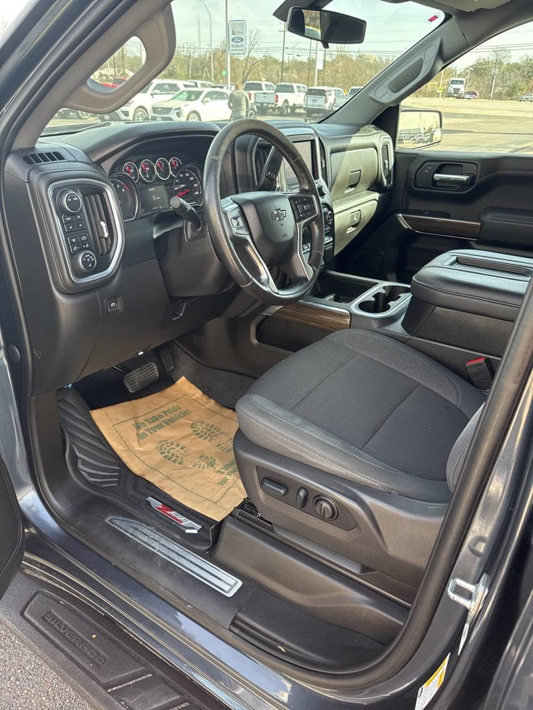 Used 2022 Chevrolet Silverado 1500 LT Trail Boss w/ Safety Package AWD/4WD image 9