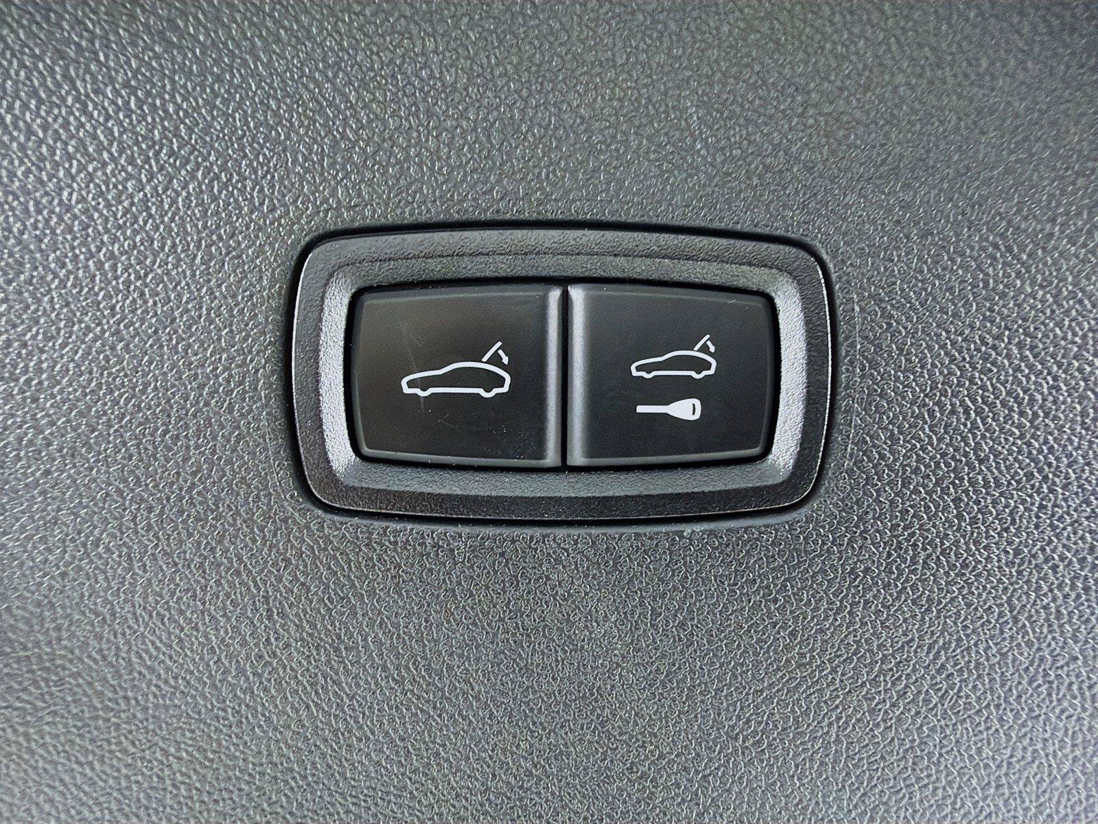 Certified 2023 Porsche Cayenne Coupe AWD/4WD image 23