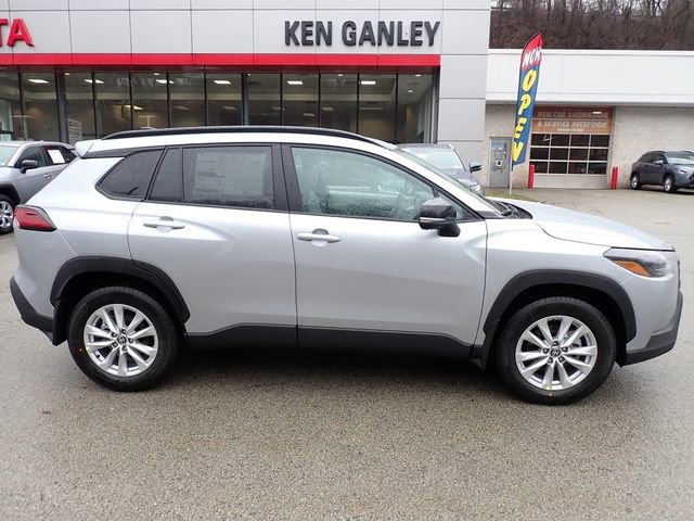 New 2026 Toyota Corolla Cross LE image 2