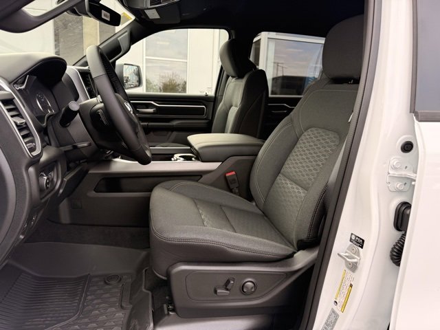 New 2026 RAM 1500 4x4 Crew Cab image 17