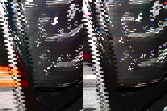 Used 2016 Cadillac Escalade ESV Luxury image 21