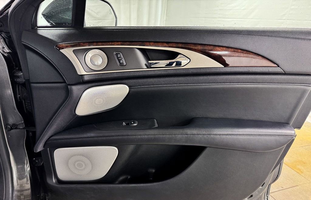 Used 2019 Lincoln MKZ Reserve w/ Luxury Package AWD/4WD image 18