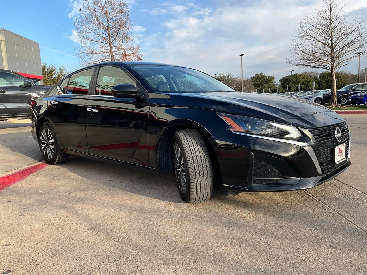 Used 2025 Nissan Altima 2.5 SV image 5