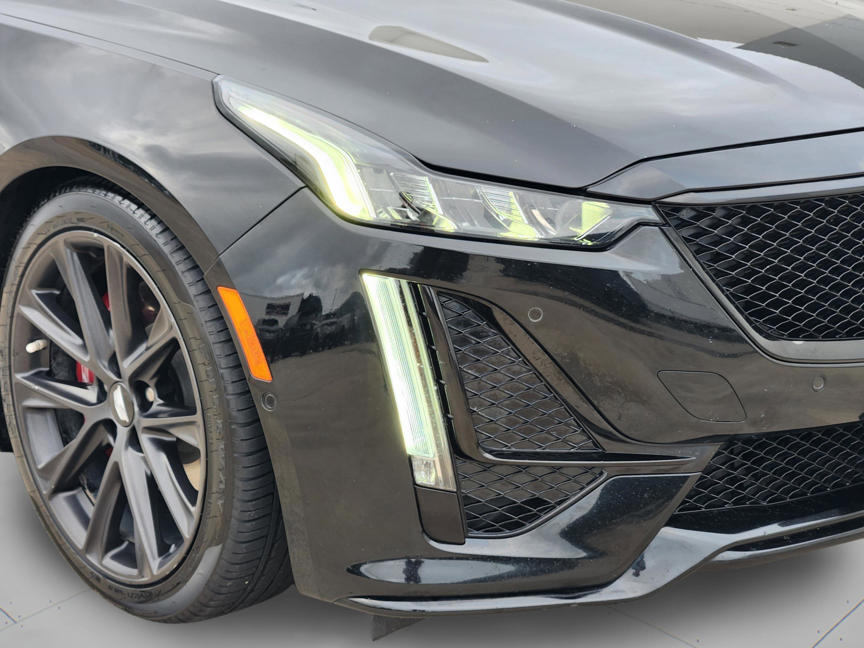 Used 2022 Cadillac CT5 V w/ Premium Package RWD image 31