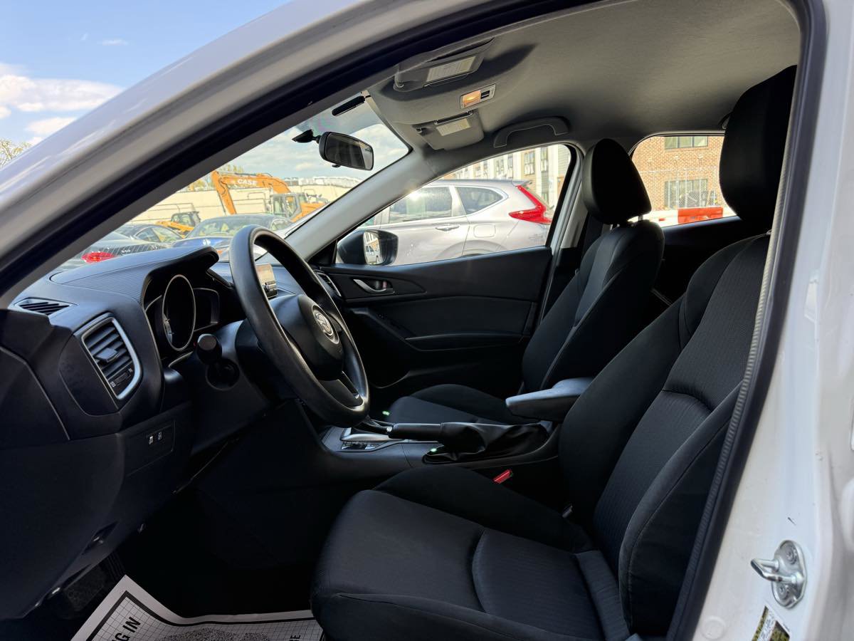 Used 2015 MAZDA MAZDA3 i SV image 9