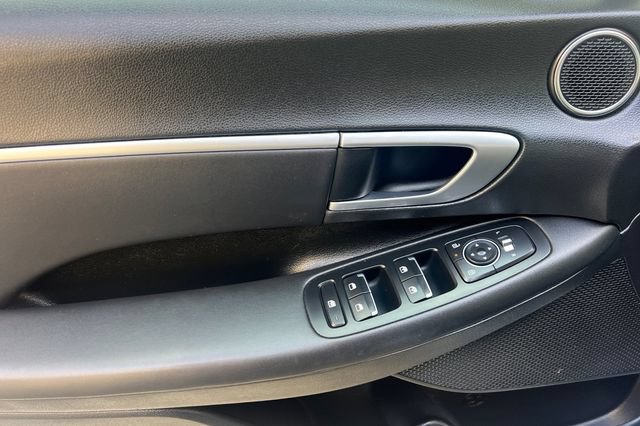 Used 2025 Hyundai Sonata SEL FWD image 13