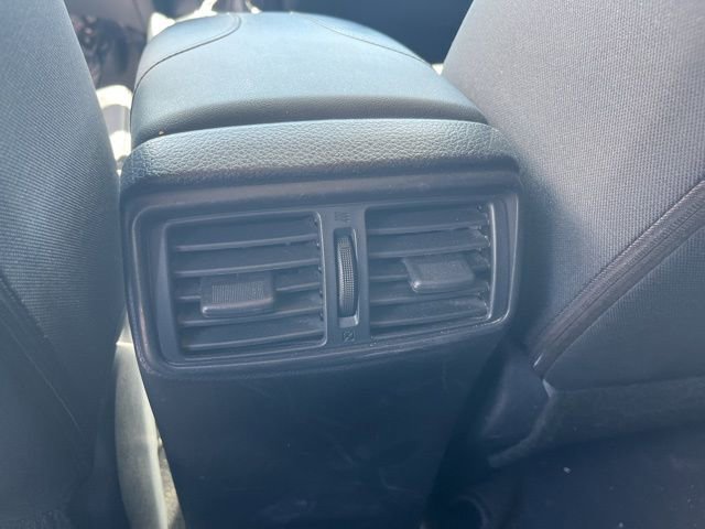 Used 2018 Nissan Rogue S image 16