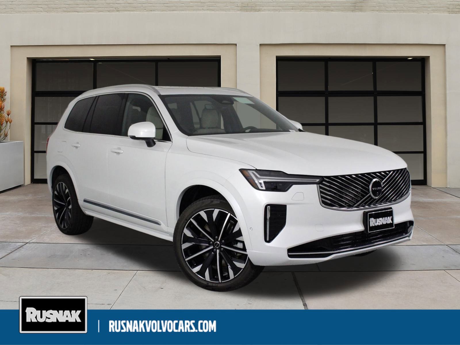 New 2026 Volvo XC90 T8 Plus image 1
