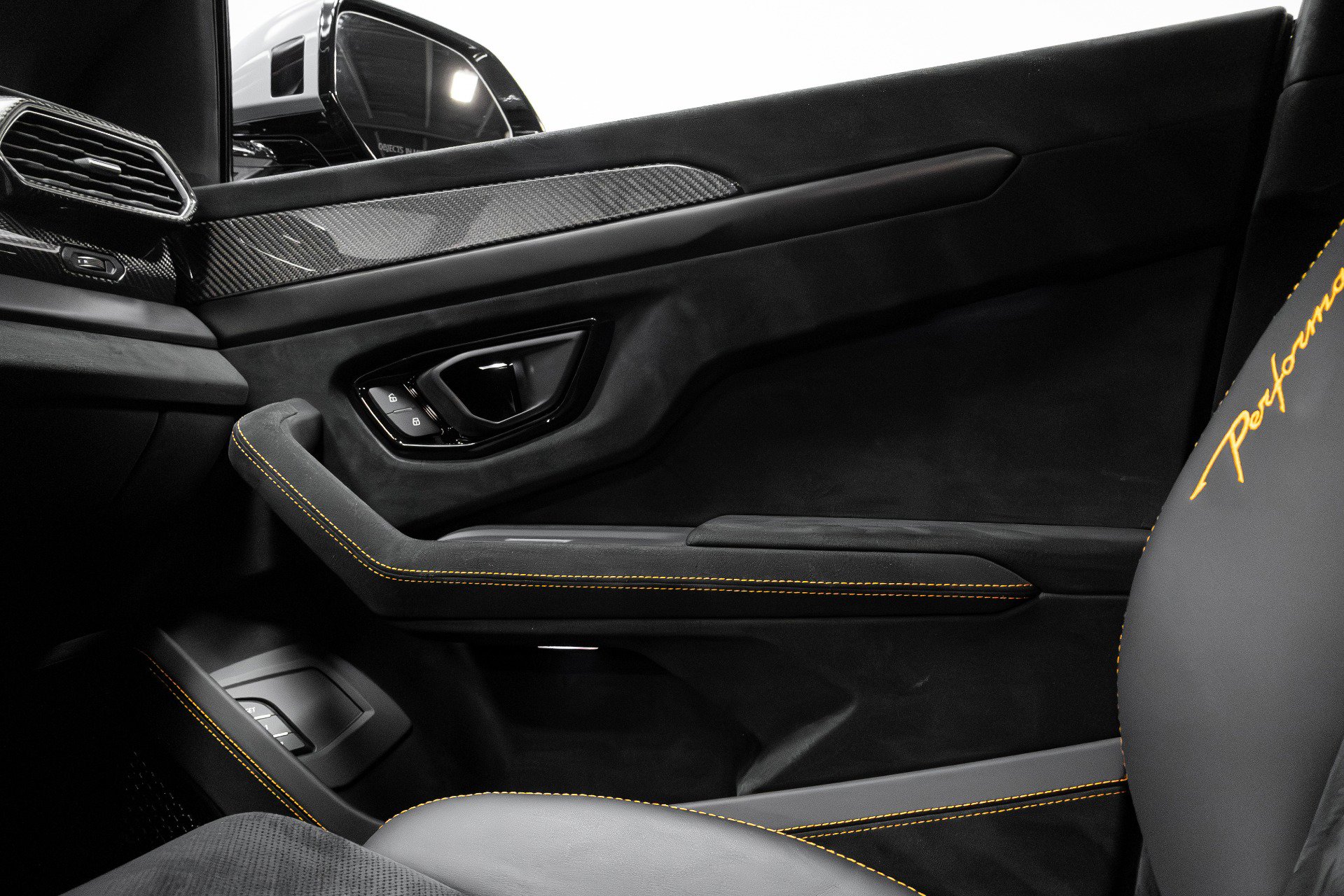 Used 2023 Lamborghini Urus Performante image 15