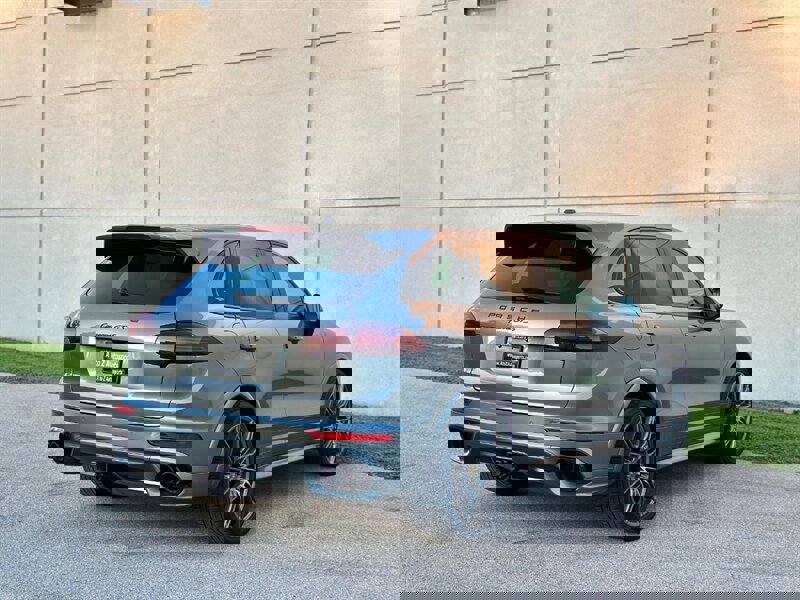 Used 2016 Porsche Cayenne GTS image 7