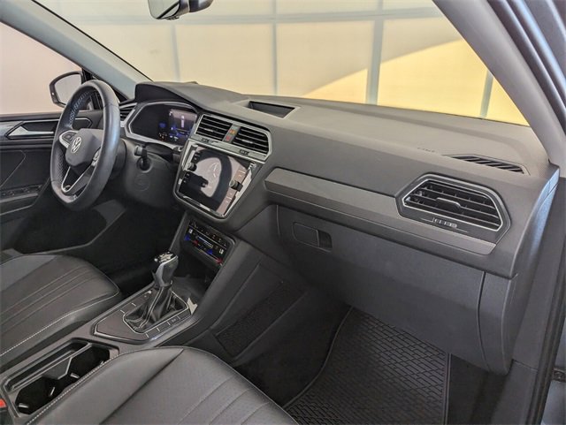 Certified 2022 Volkswagen Tiguan SE w/ Panoramic Sunroof Package image 17