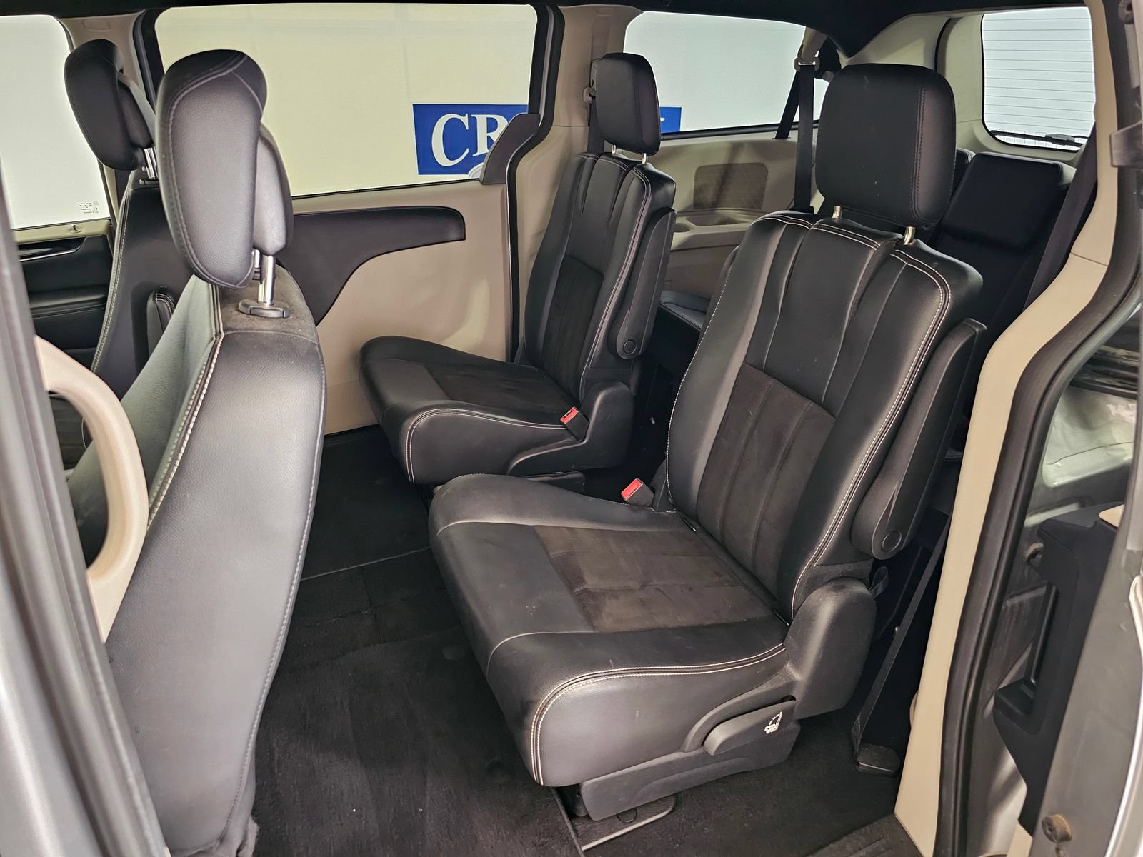 Used 2019 Dodge Grand Caravan SXT FWD image 21