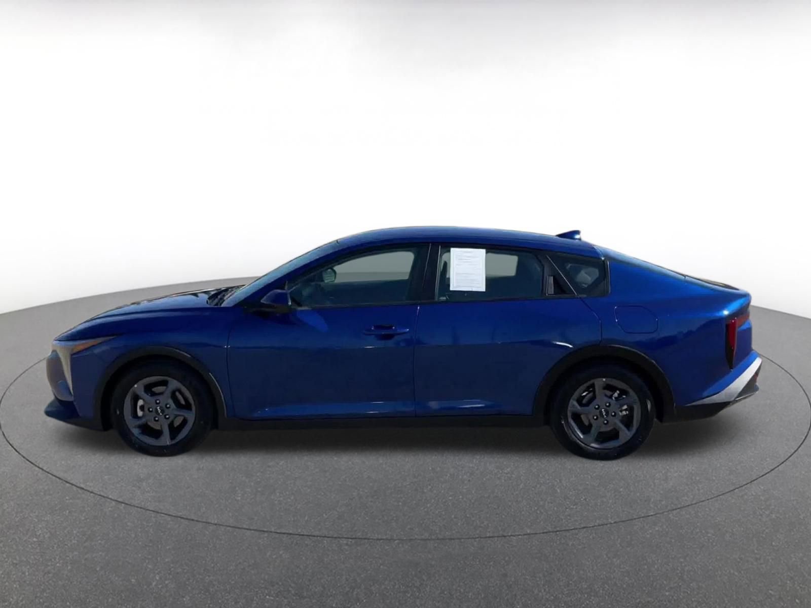 Used 2025 Kia K4 LXS image 9