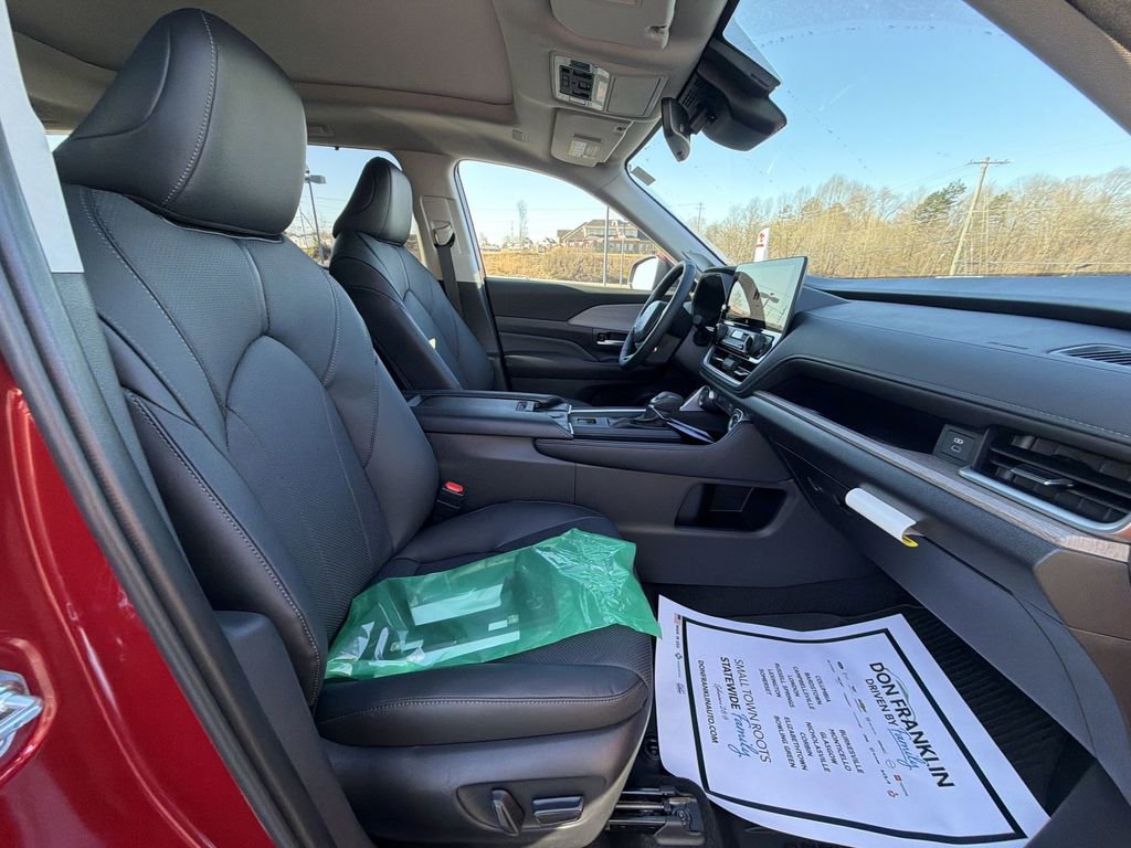 Used 2026 Toyota Grand Highlander Limited image 11