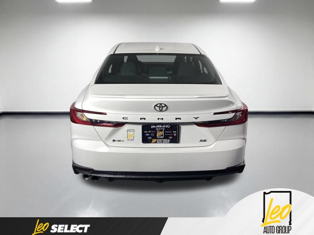 Used 2025 Toyota Camry SE FWD image 5