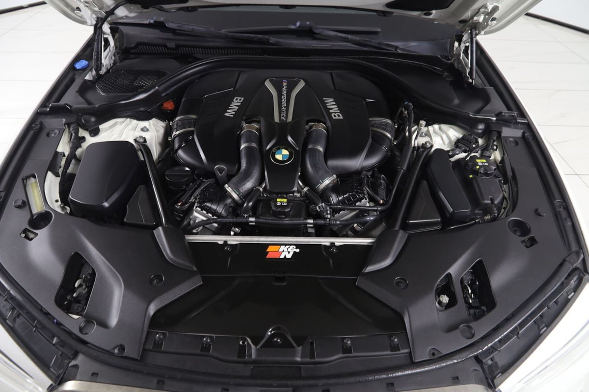 Used 2018 BMW M550i xDrive AWD/4WD image 53