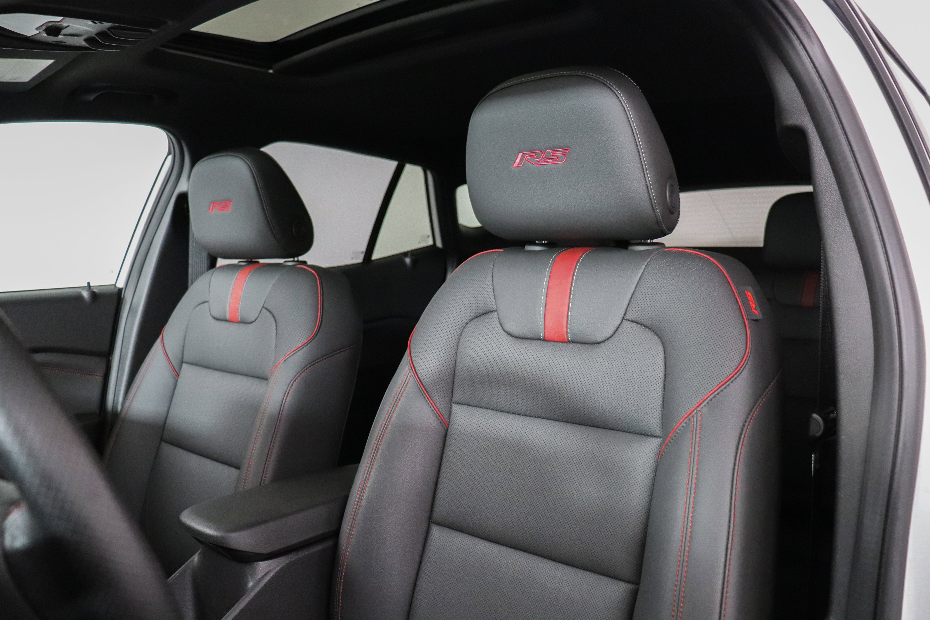 Used 2024 Chevrolet Trax RS w/ Sunroof Package image 14