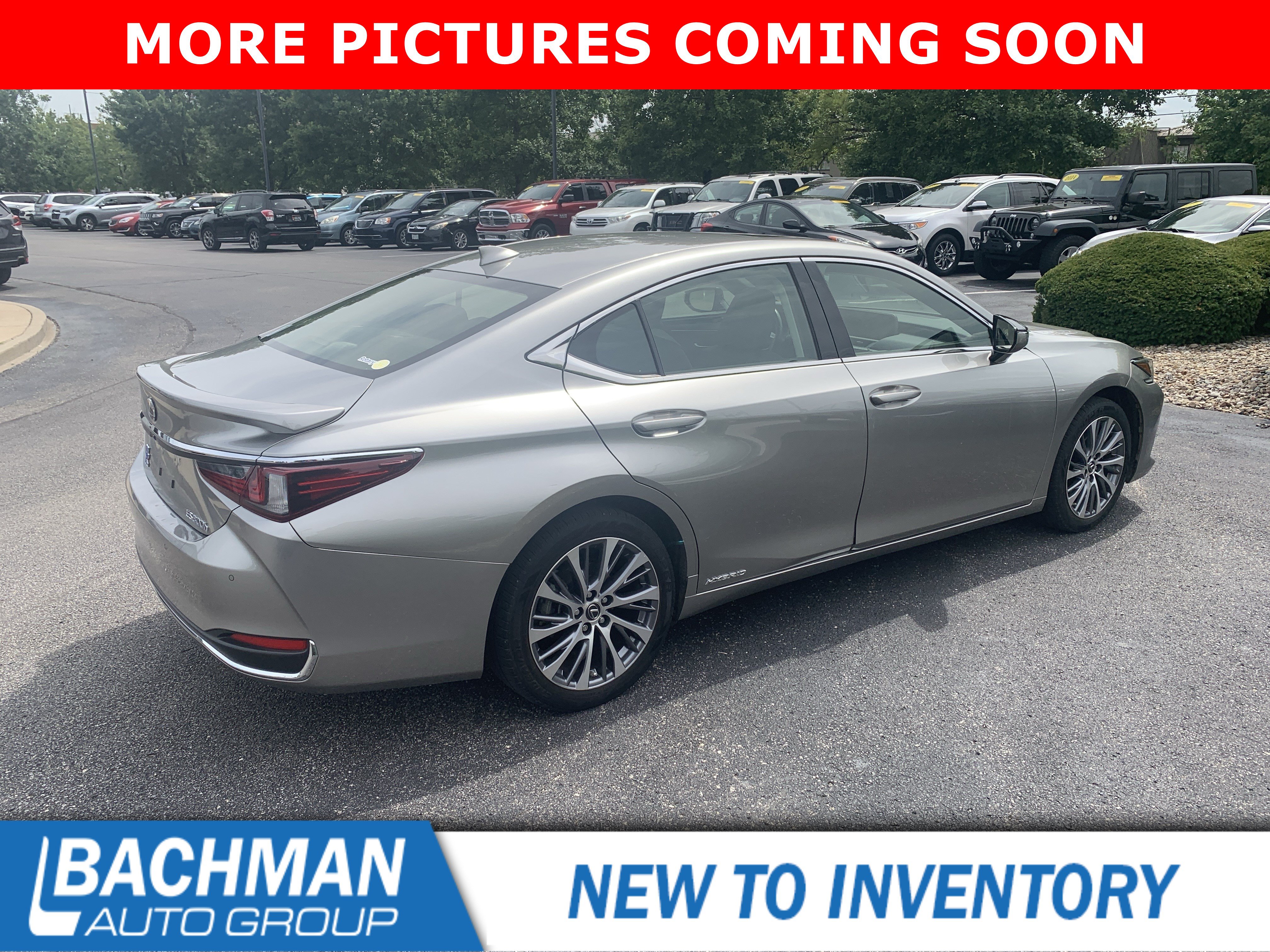 Used 2019 Lexus ES 300h w/ Premium Package FWD image 4