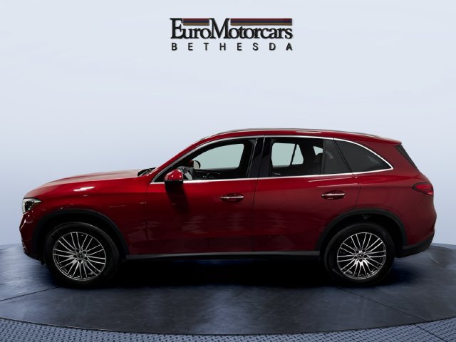 Used 2026 Mercedes-Benz GLC 300 4MATIC image 2