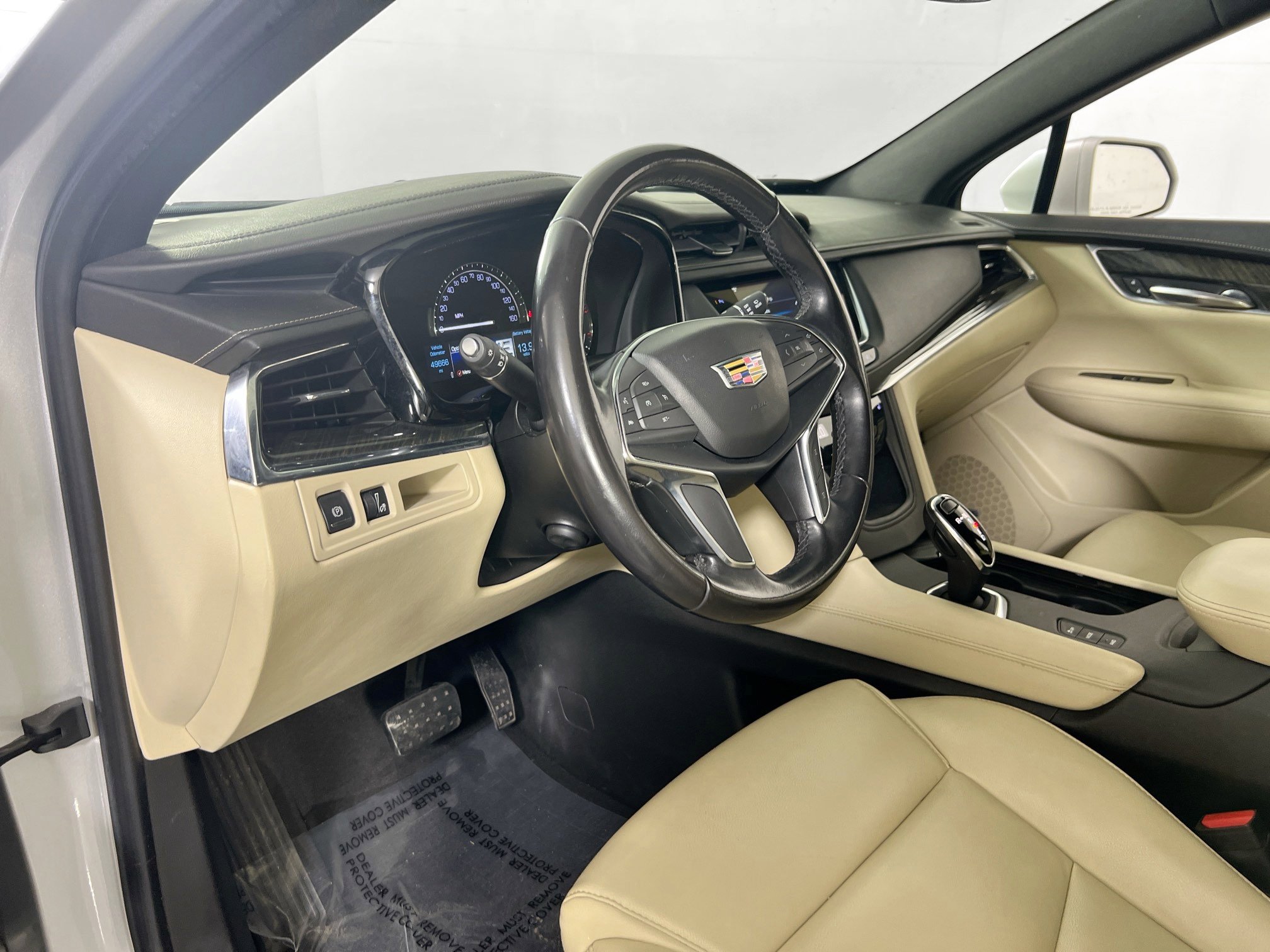 Used 2018 Cadillac XT5 AWD image 9