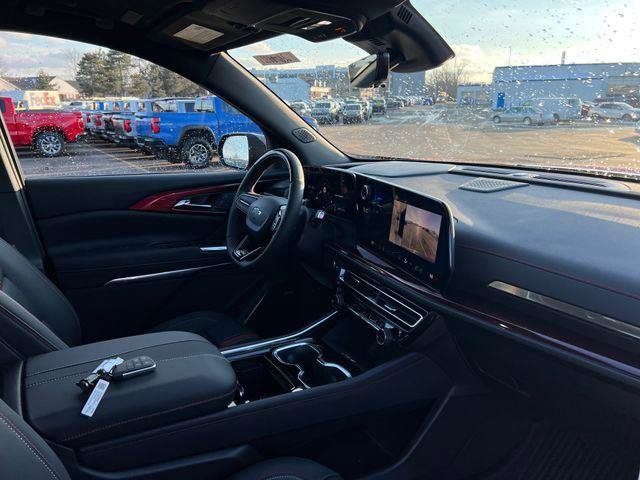 New 2026 Chevrolet Traverse RS w/ LPO, Floor Liner Package image 9