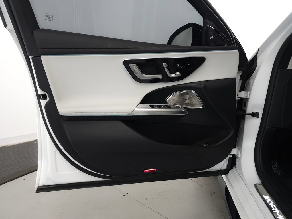 Used 2025 Mercedes-Benz E 53 AMG e 4MATIC Sedan image 5